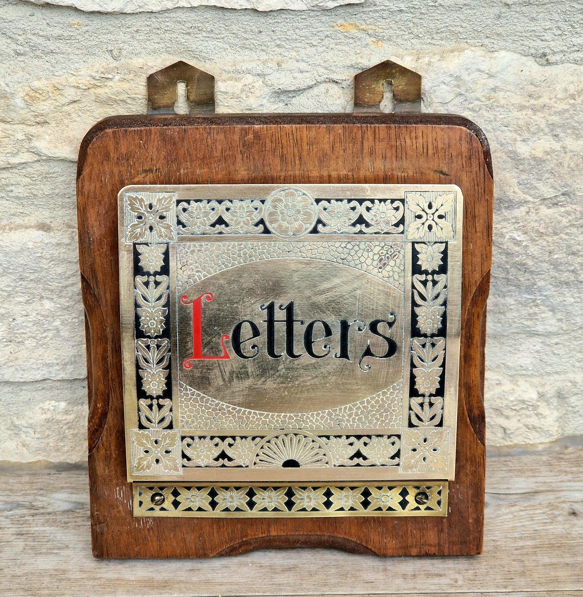 Antique Arts & Crafts Brass And Quarter Sawn Oak Gentleman's Wall Single Carved Letter Rack