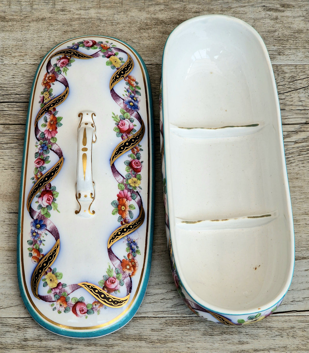 An Exceptional 19th-Century "Old Paris" (Vieux Paris) Porcelain Lidded Vanity Box, Attributed to the Workshop of Jacob Petit (c. 1840–1860)