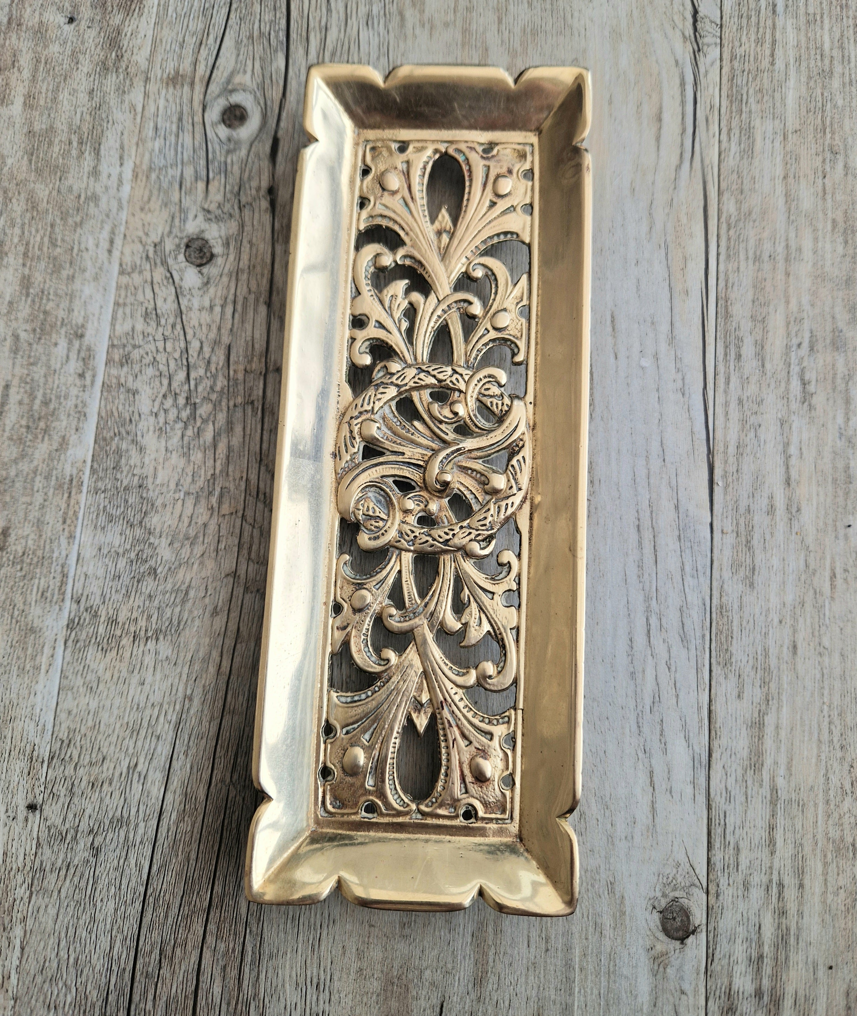 Antique Victorian Cast Brass Art Nouveau Pierced Floral Wreath Footed Pen Tray