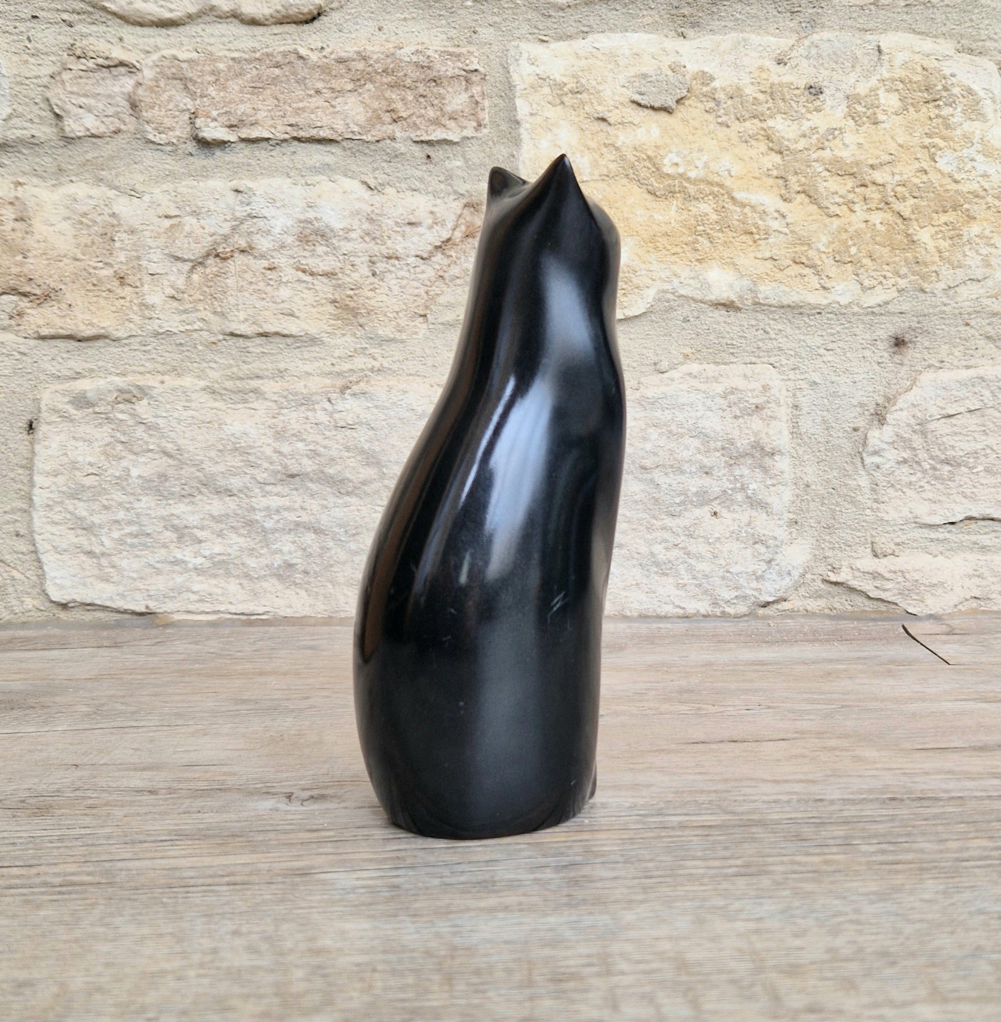 Perry Lancaster Sitting Cat Sculpture – Gloss Black Resin Figurine,Mid Century Decor 17cm
