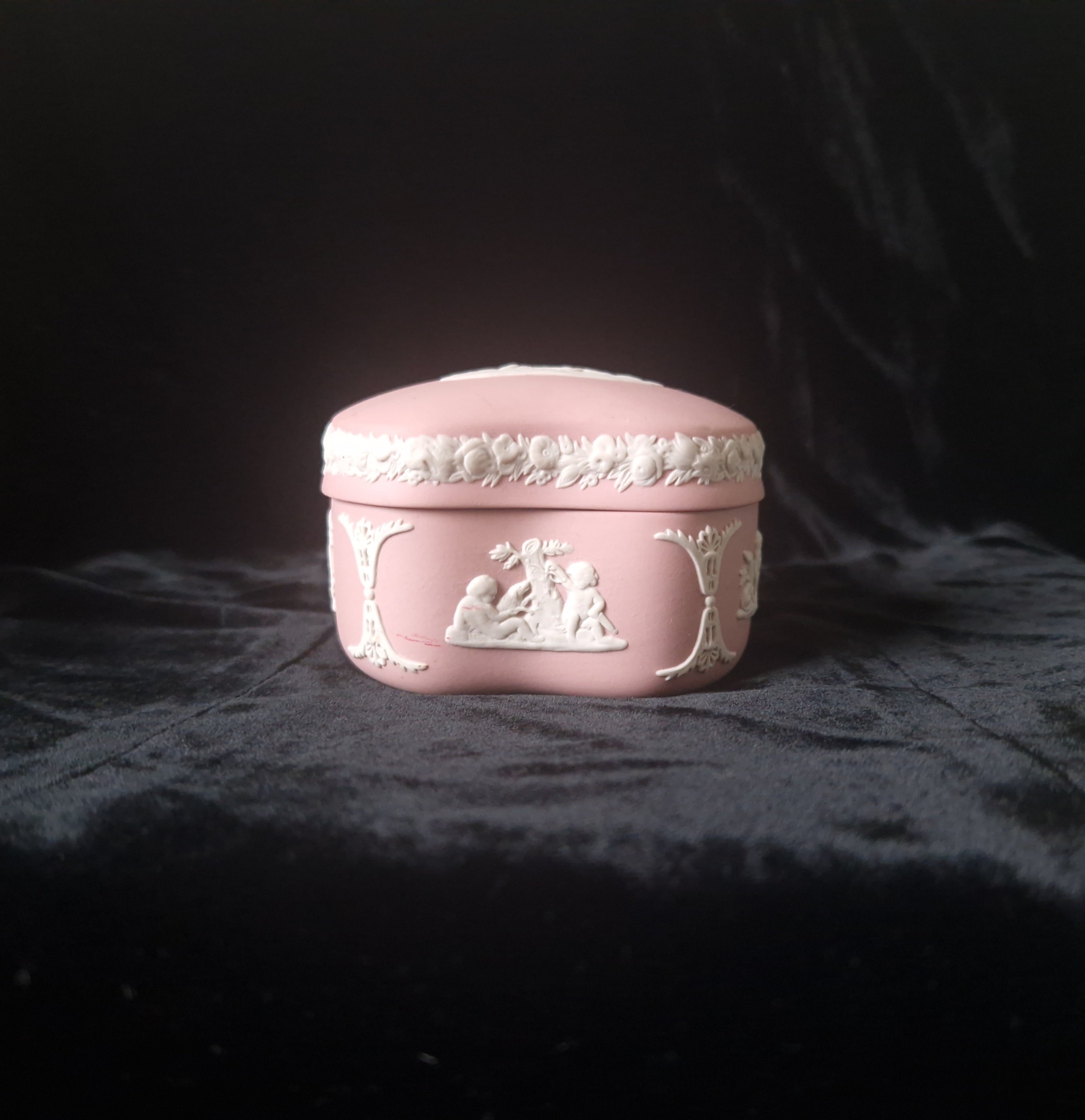 Vintage Wedgwood Pink Jasperware Kidney Shape Lidded Trinket Pot