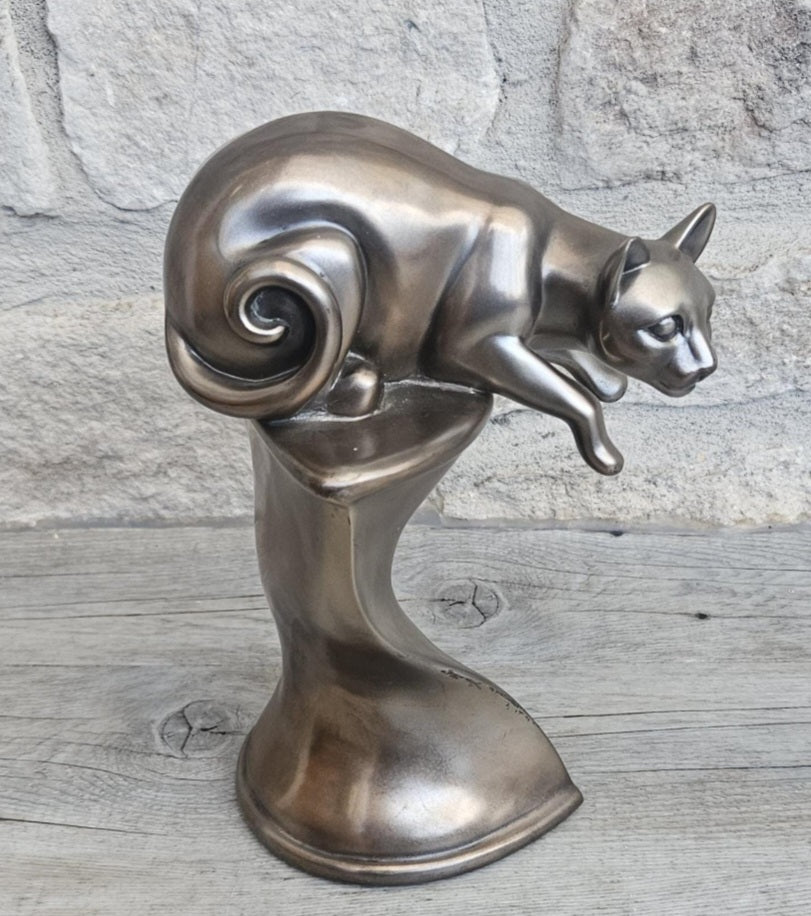 Pouncing Cat Ornament  Cold Cast Resin Heavy Plinth Figure 21cm Tall Crosa 2005 Vintage