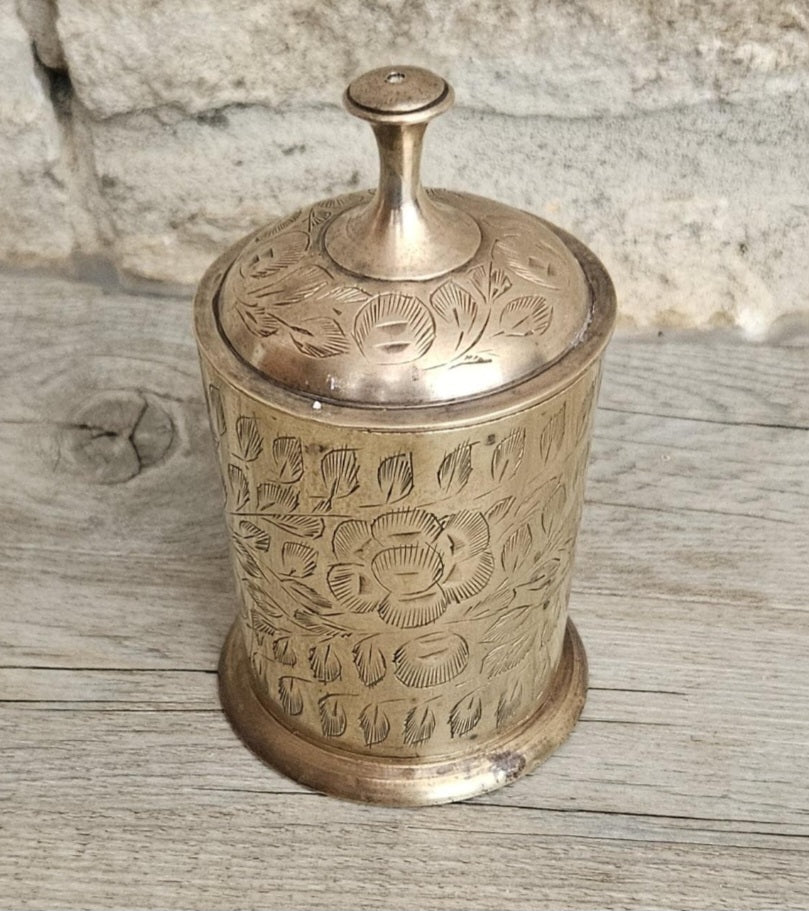 Vintage Small Etched Floral Brass Lidded Canister, Indian Decor.Decorative Brass Pot with Lid India