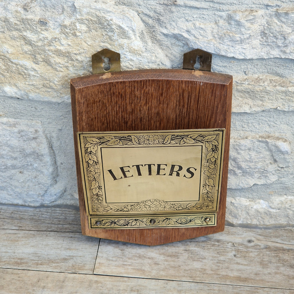 Antique Arts & Crafts Brass And Quarter Sawn Oak Gentleman's Wall Single Shield Letter Rack
