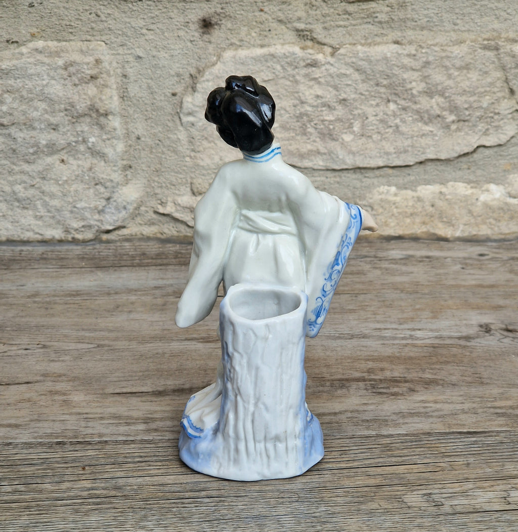 Antique German Chinoiserie Porcelain Geisha Spill Vase, 16cm Blue White Figurine Model 376