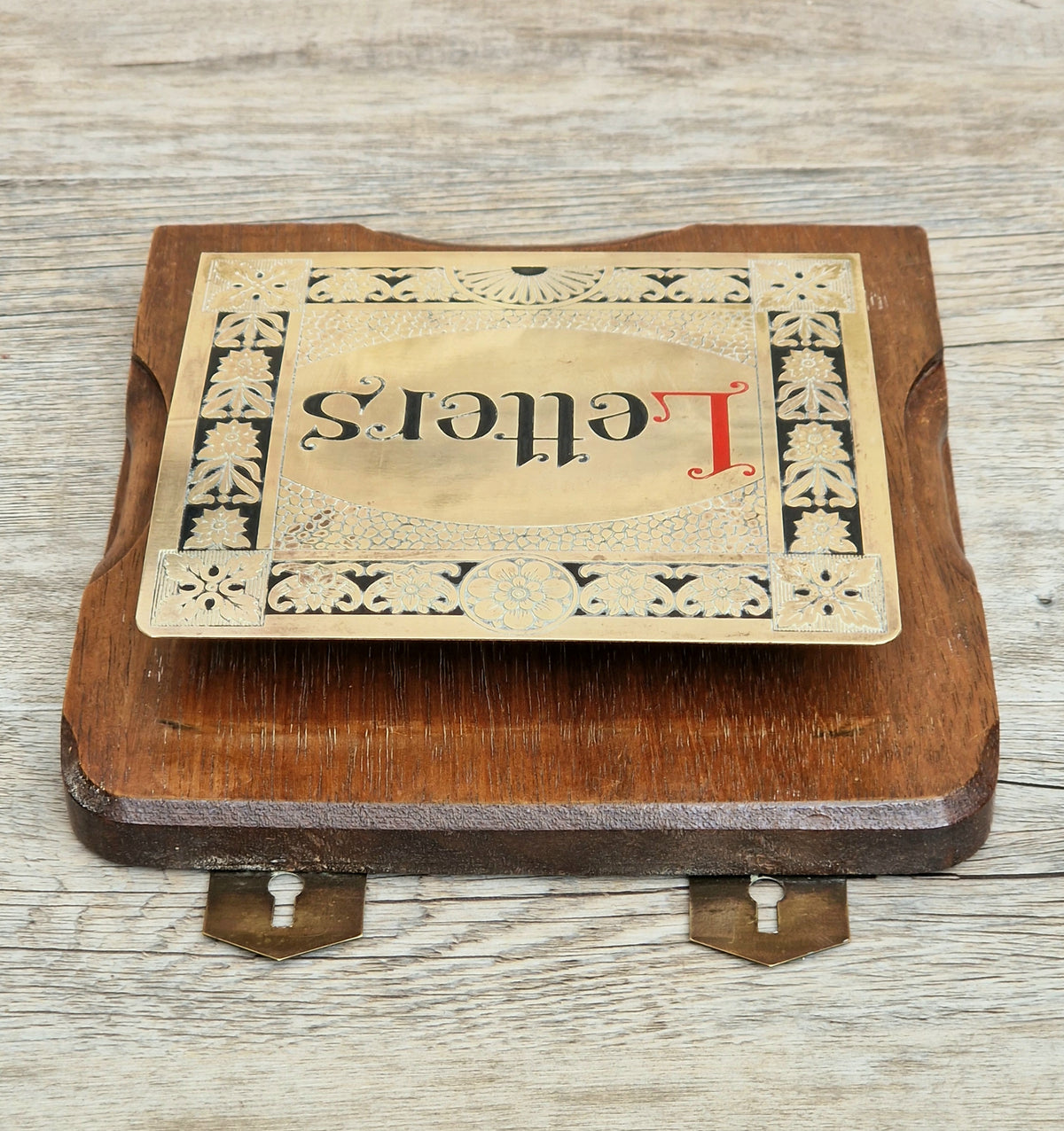 Antique Arts & Crafts Brass And Quarter Sawn Oak Gentleman's Wall Single Carved Letter Rack