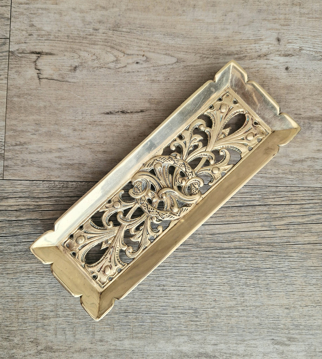 Antique Victorian Cast Brass Art Nouveau Pierced Floral Wreath Footed Pen Tray