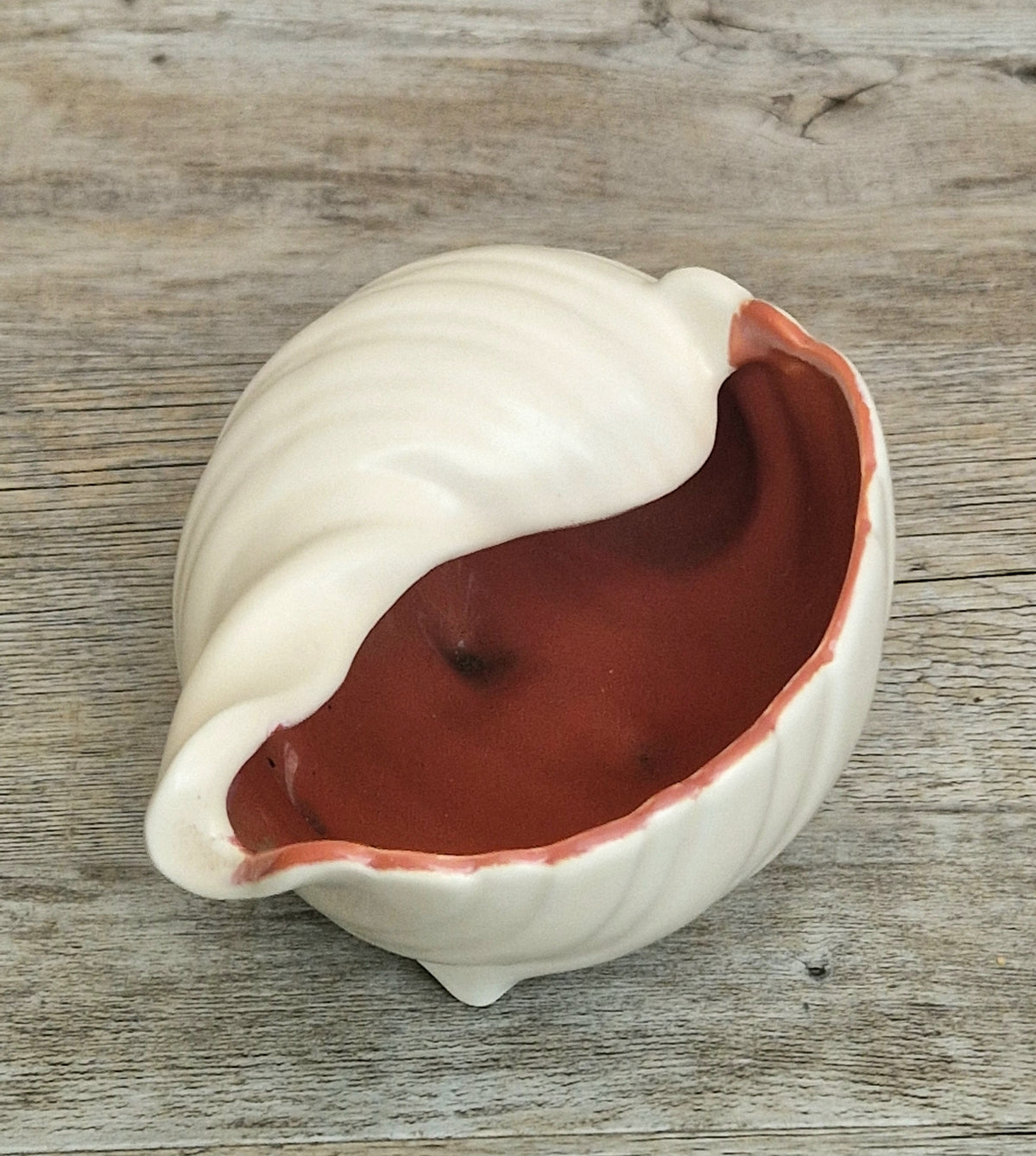 Vintage Mid Century Poole Pottery Twintone C95 Red Indian Magnolia Conch Shell Vase Decorative Dish