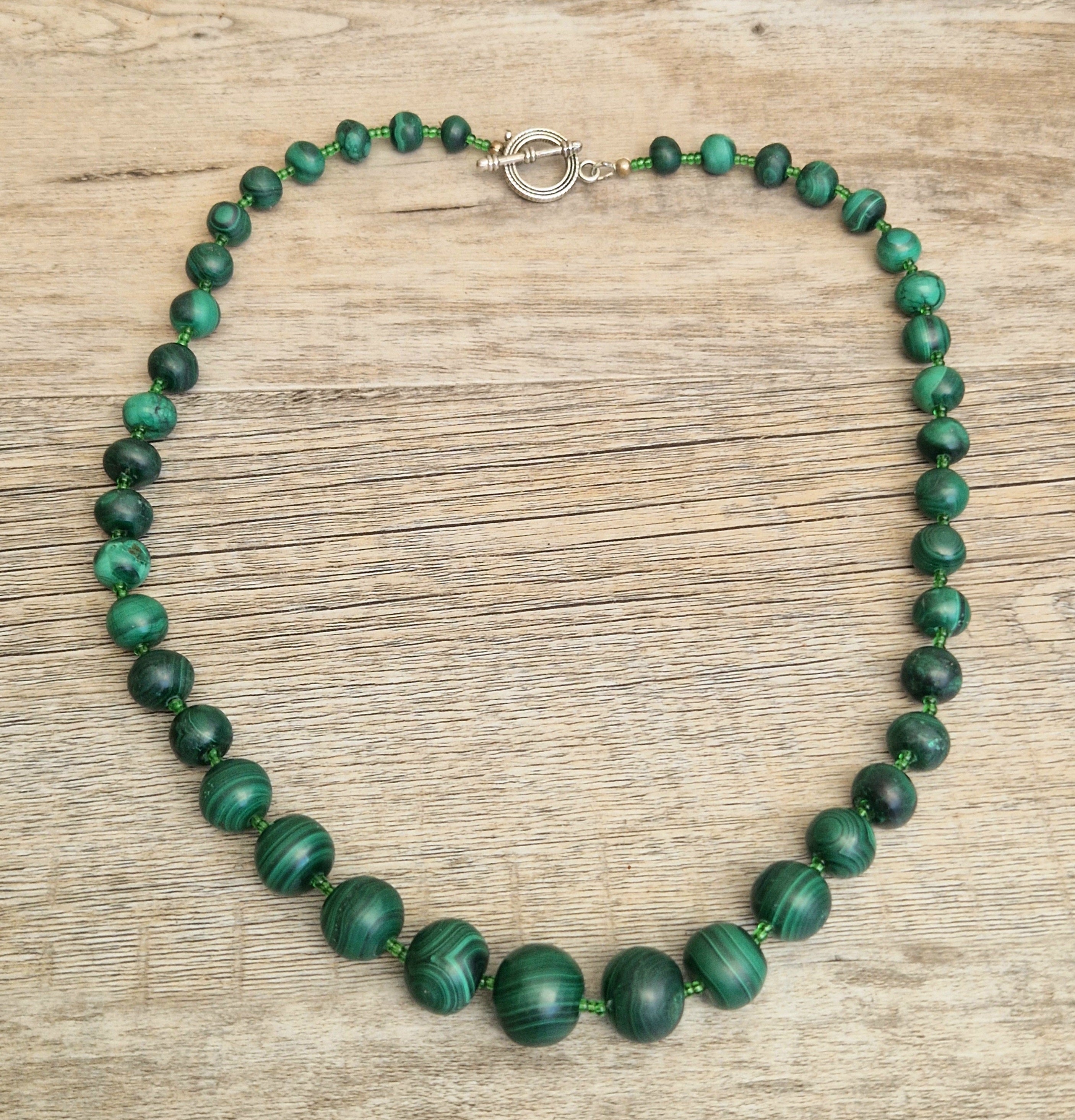 Vintage Graduated Malachite Round Bead T-Bar Clasp Necklace (60cm)