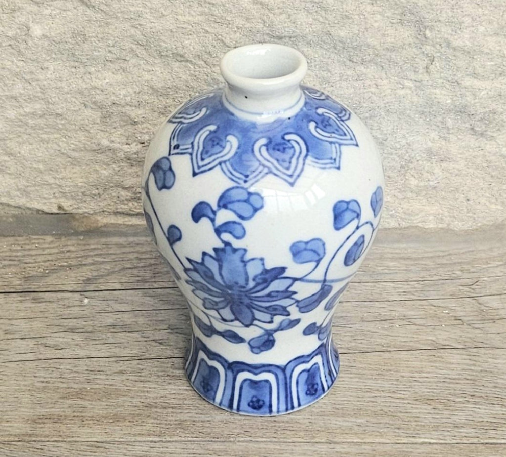 Vintage Oriental Miniature Vase Blue and White Chinese Porcelain Hand Painted 8.5cm