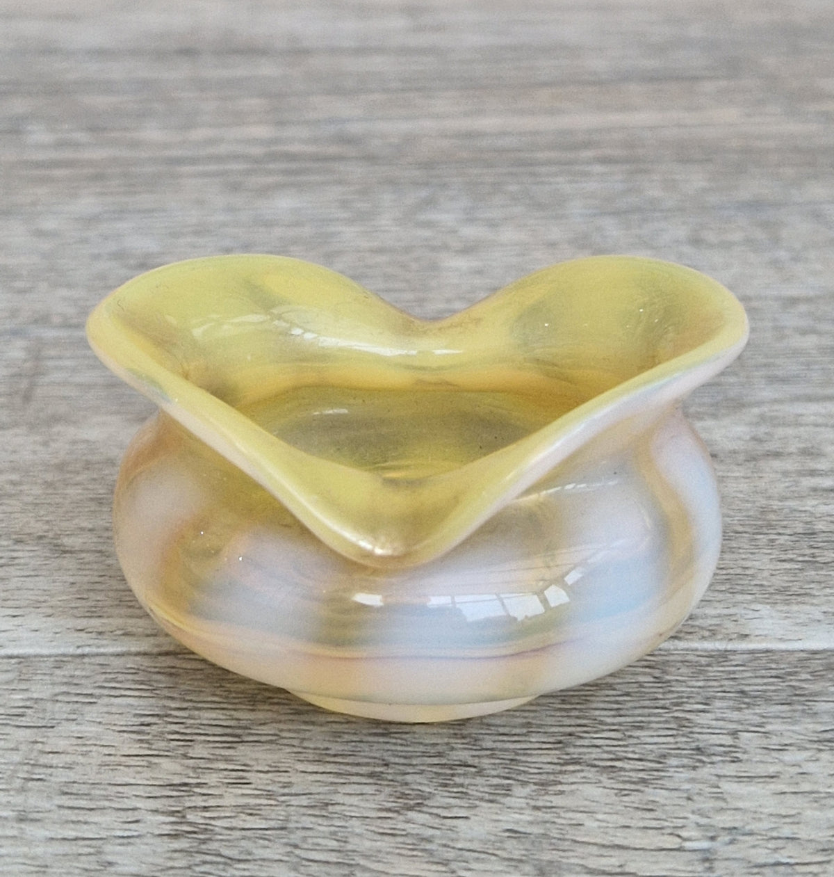 Antique Art Nouveau Monot Stumpf Pantin French Opalescent Glass Ruffled Open Salt Cellar Bowl