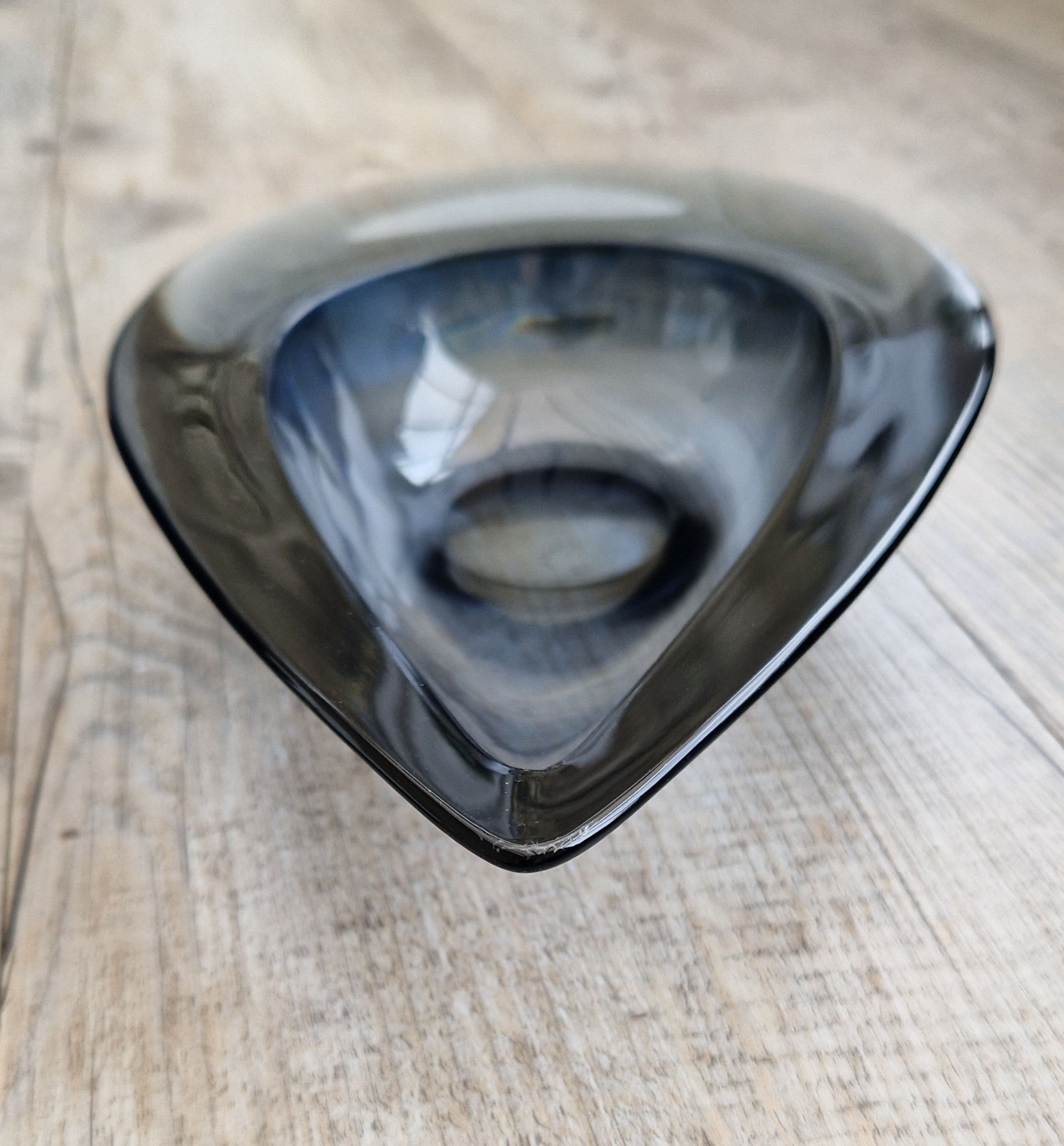 Sasaki Glass Teardrop Bowl: Mid-Century Modern Design