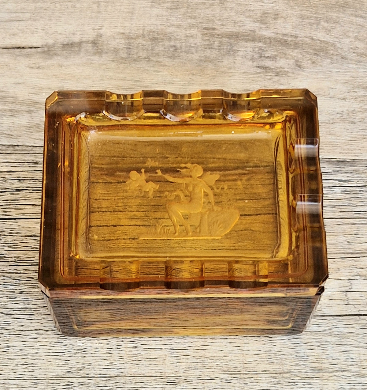 1930s Hienrich Hoffman Amber Intaglio Glass Cupid & Goddess Crenulated Lidded Trinket Box