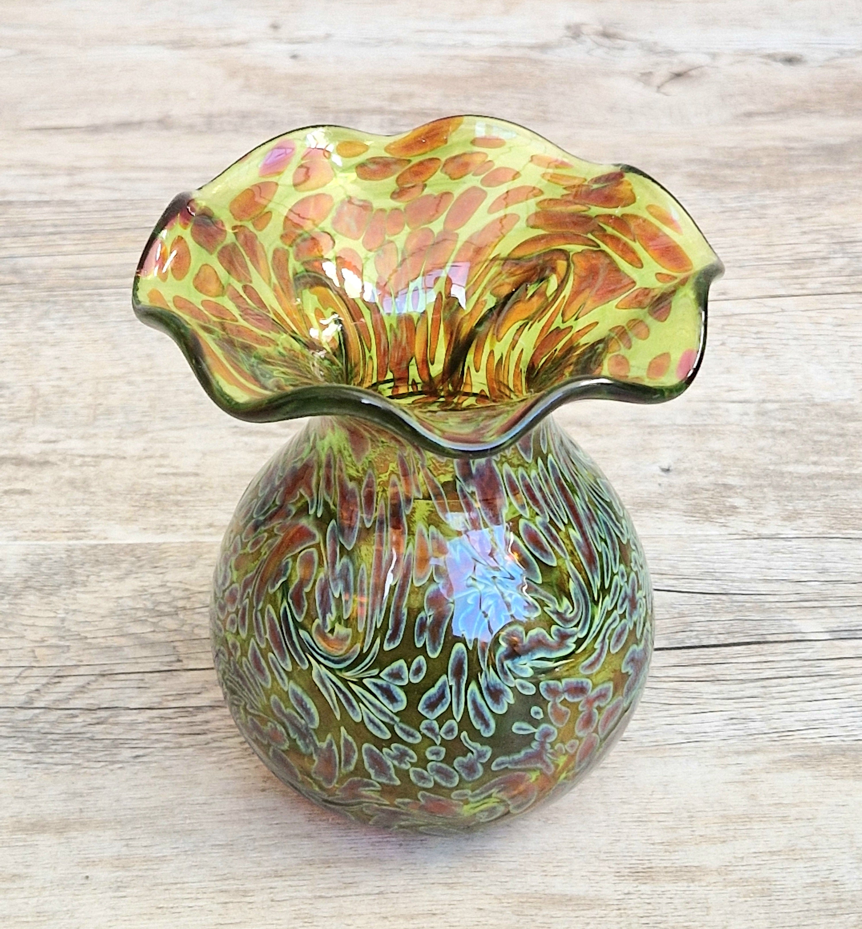 Rare 1925 Loetz Ausführung 237 Iridescent Uranium Glass Vase (Shape PN II-5589) — 13cm