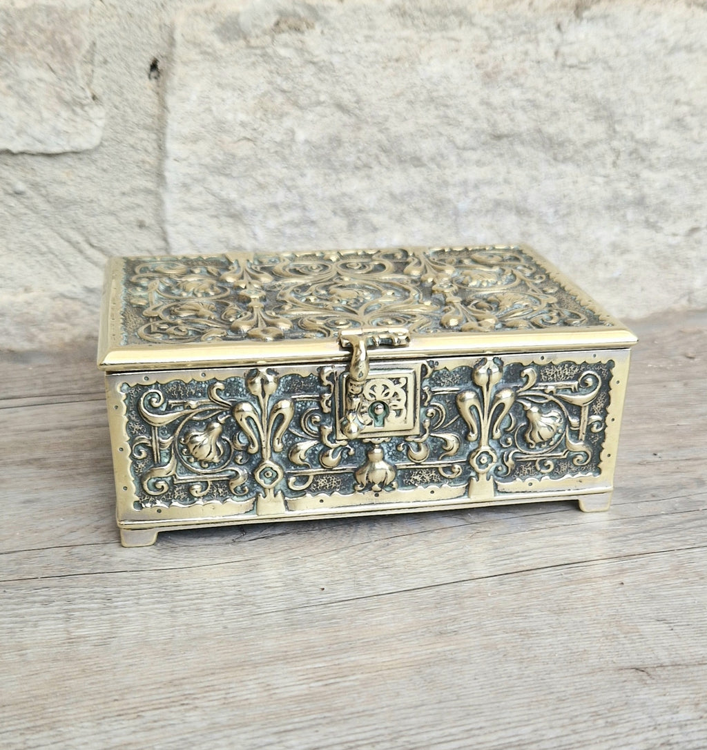 Antique Erhard & Söhne Silvered Brass High Relief Rapousse Renaissance Revival Clasp Casket Box