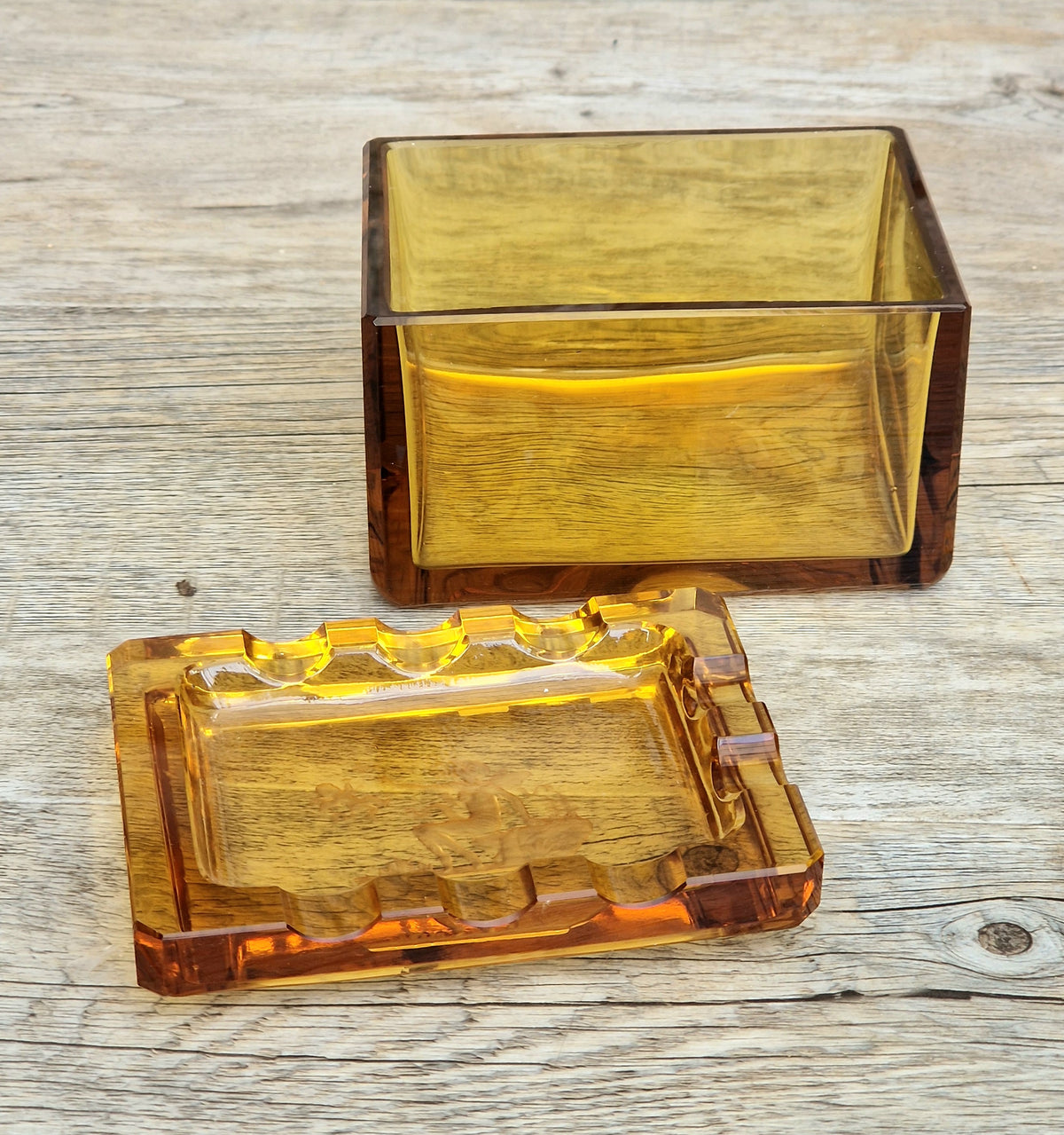 1930s Hienrich Hoffman Amber Intaglio Glass Cupid & Goddess Crenulated Lidded Trinket Box