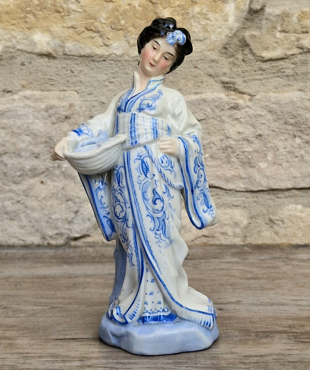 Antique German Chinoiserie Porcelain Geisha Spill Vase, 16cm Blue White Figurine Model 376