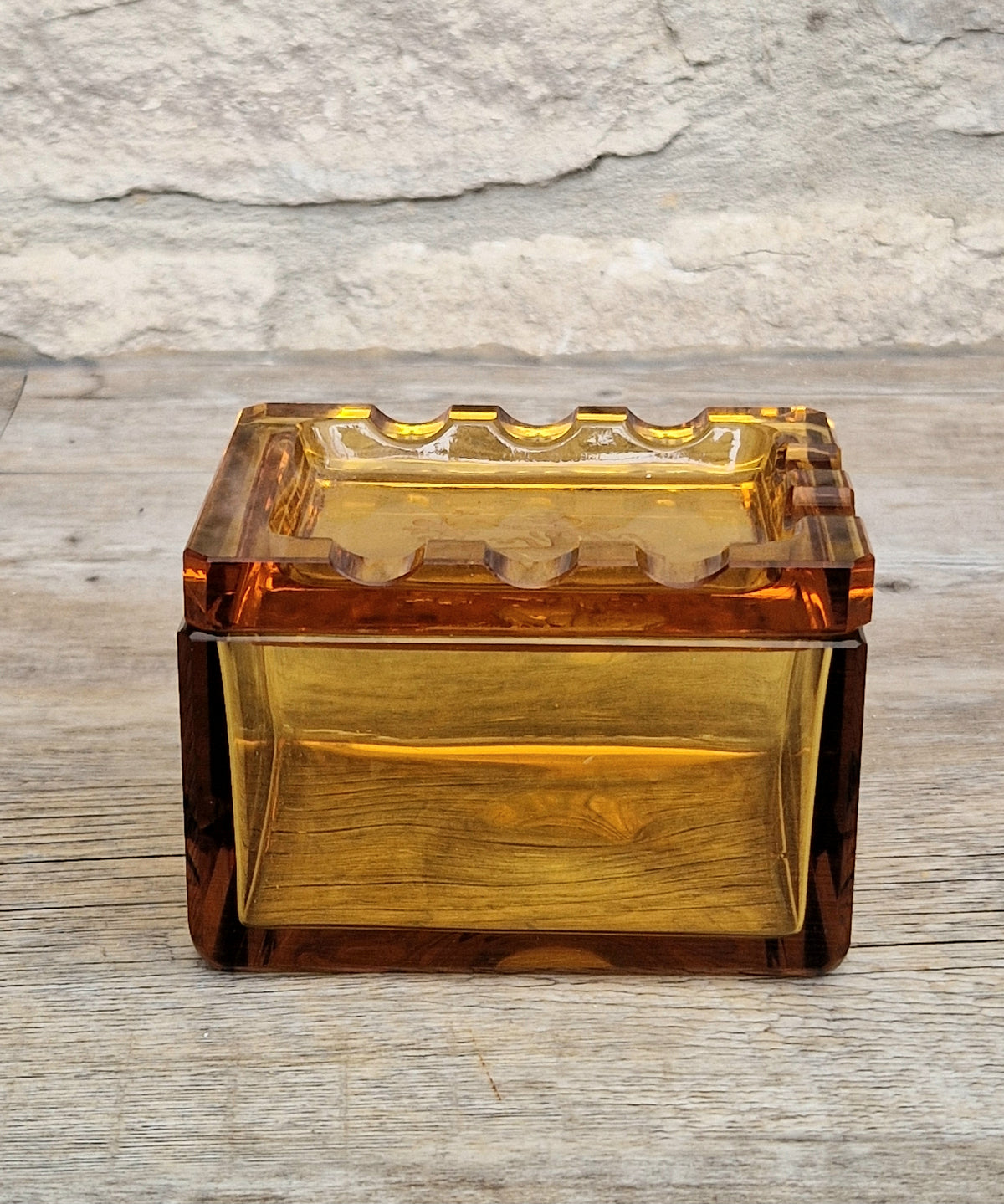 1930s Hienrich Hoffman Amber Intaglio Glass Cupid & Goddess Crenulated Lidded Trinket Box