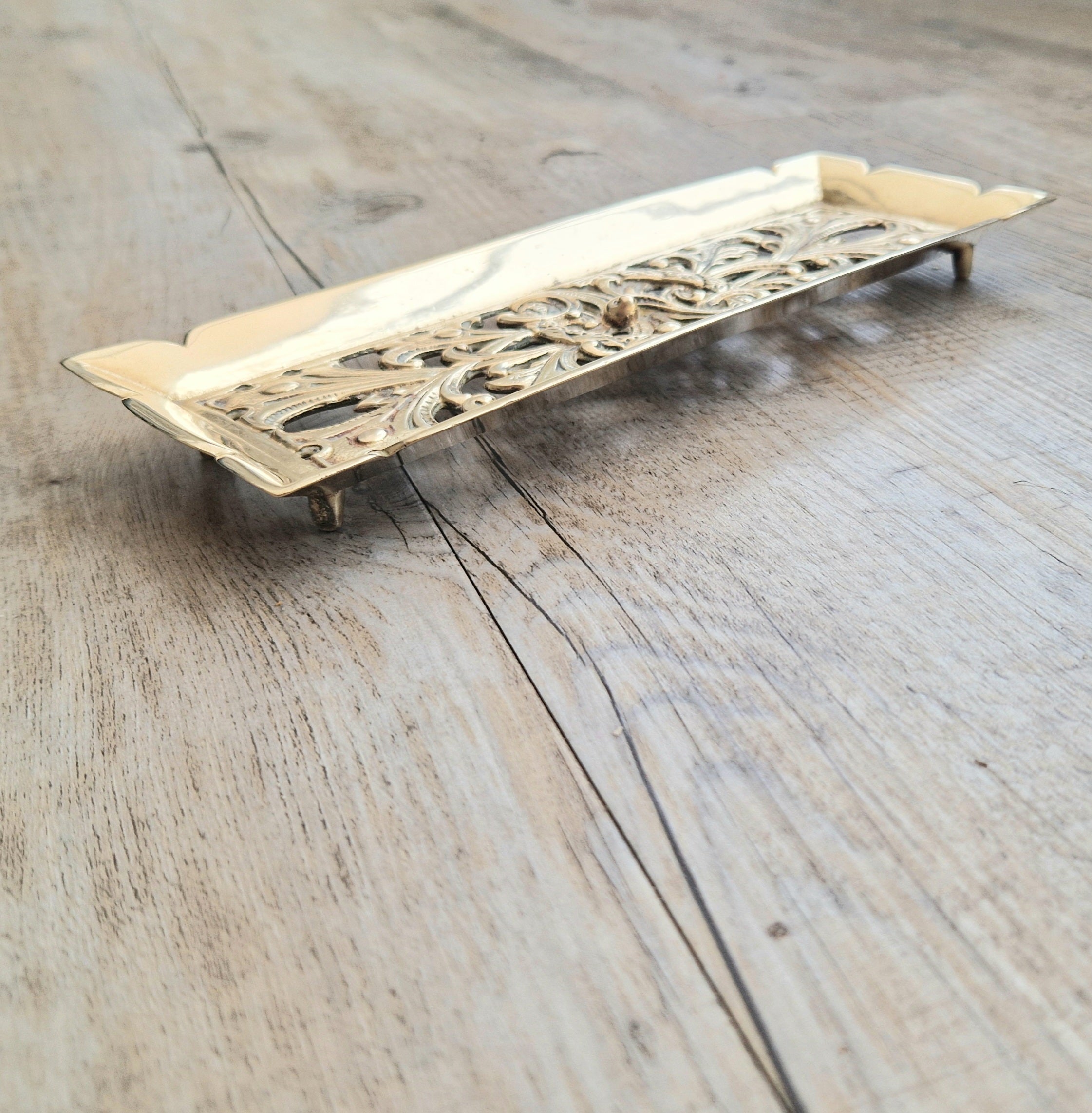 Antique Victorian Cast Brass Art Nouveau Pierced Floral Wreath Footed Pen Tray