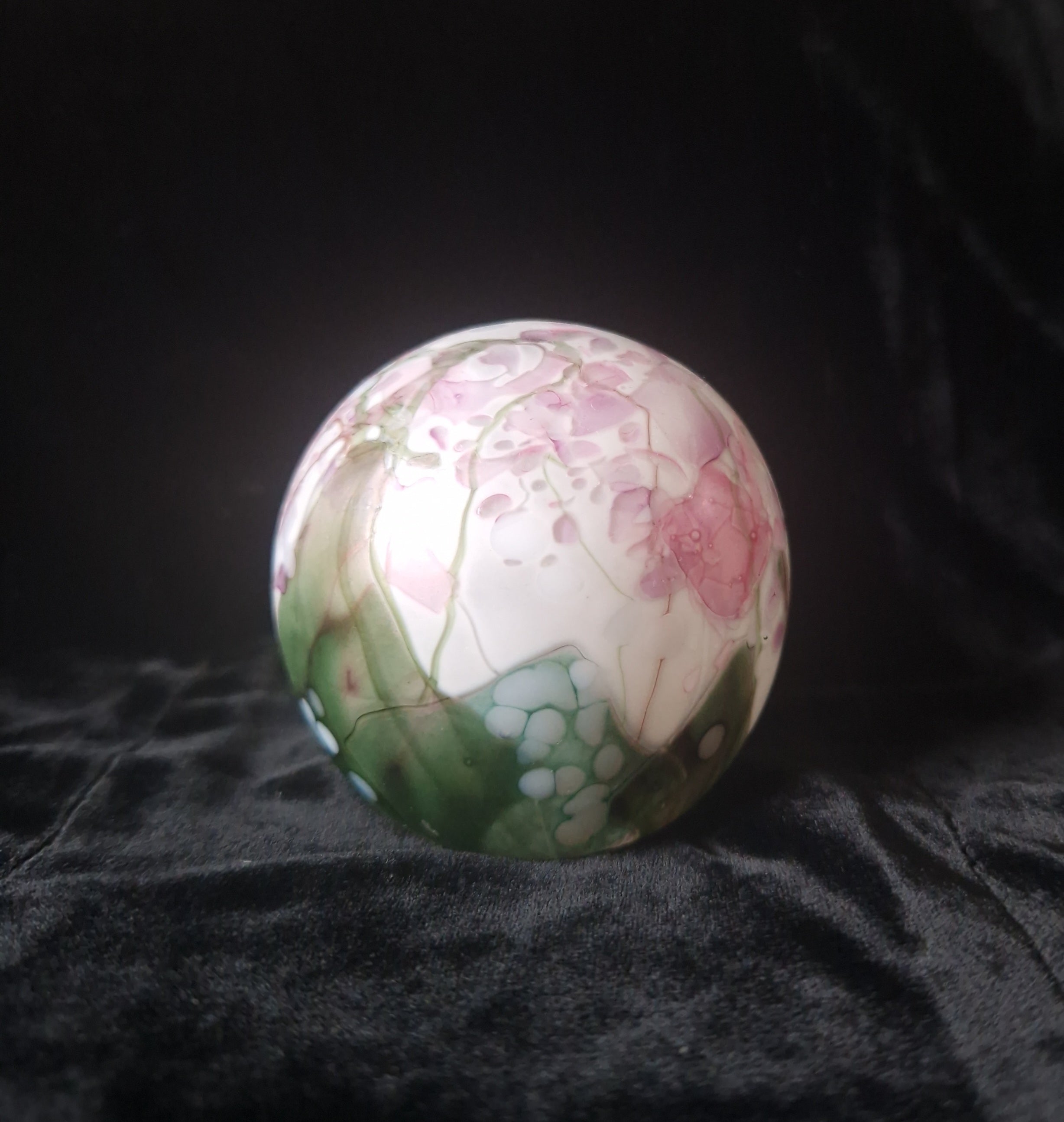 Isle Of White Art Studio Glass Vintage Lilac Flower Garden Ball Paperweight